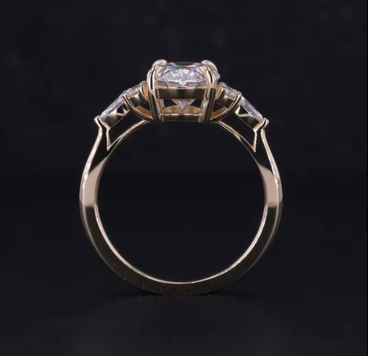 The “Ovale Amor” 2.08CT 14k gold ring
