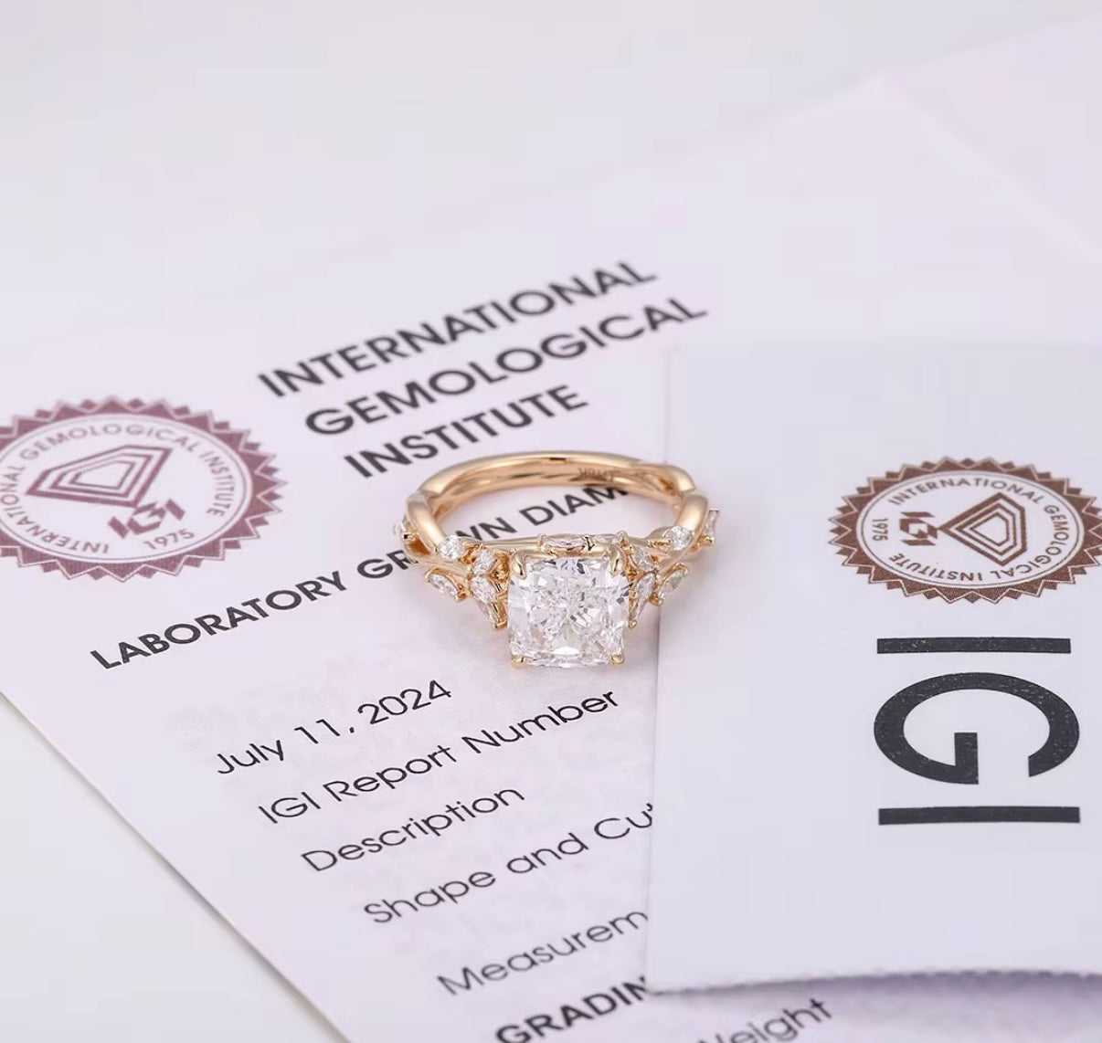 The “Li Quadrato” 2.0CT 18k gold diamond