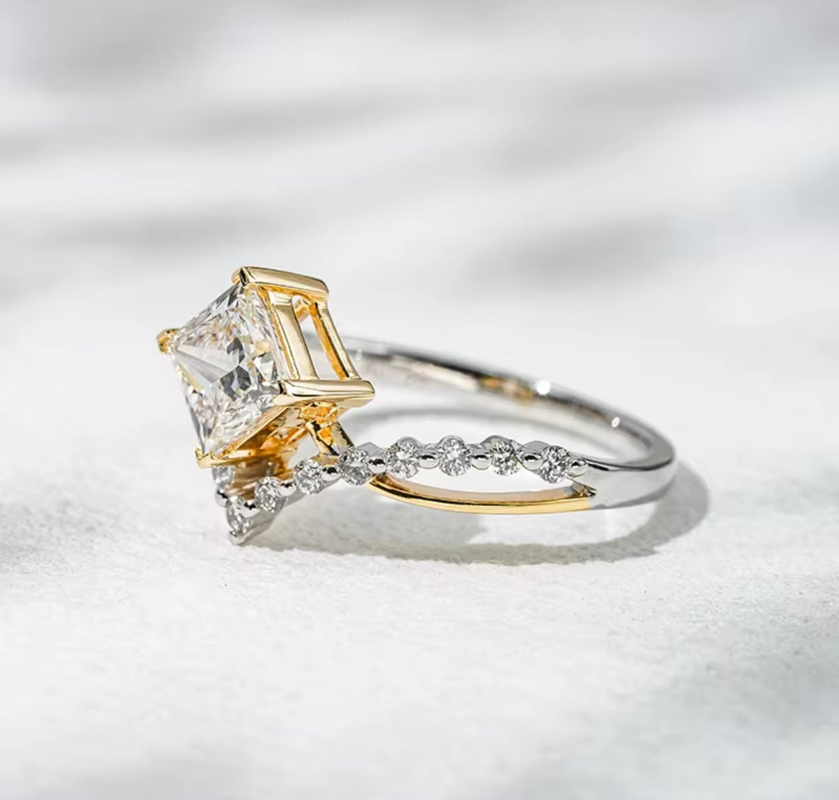 The “Dolce Metà” 1.0CT diamond 18k gold