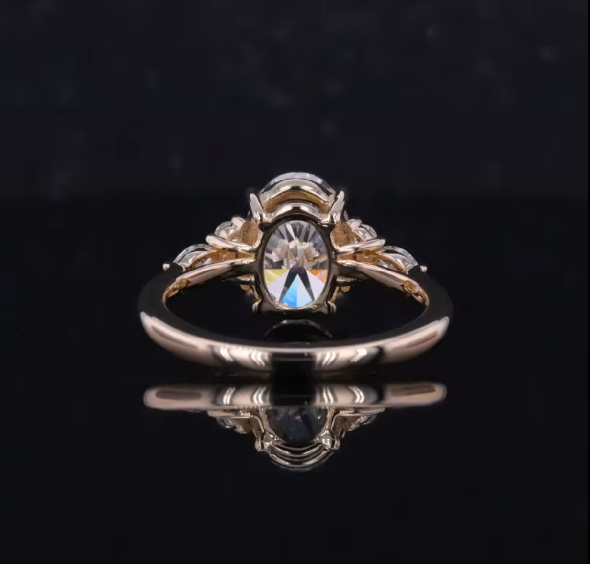 The “Ovale Amor” 2.08CT 14k gold ring