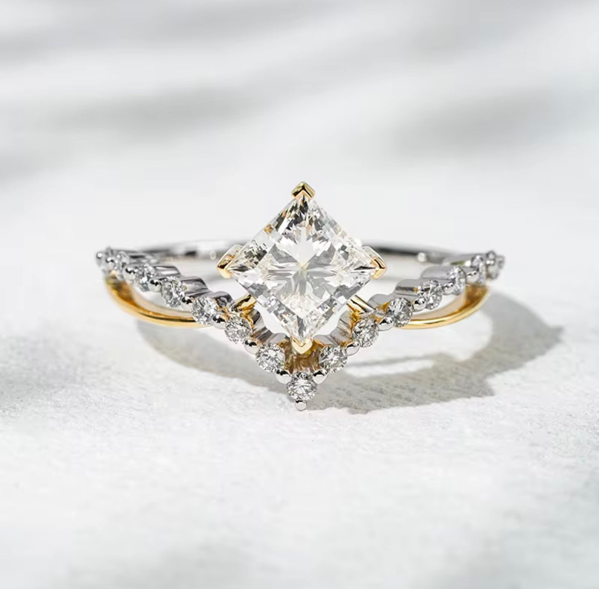 The “Dolce Metà” 1.0CT diamond 18k gold